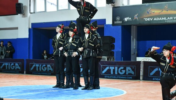 Gençlik ve Spor İl Müdürlüğü tarafından düzenlenen 2022-2023 Eğitim Öğretim Yılı Okul Sporları Halk Oyunları İl Birinciliği yarışmaları yapıldı.