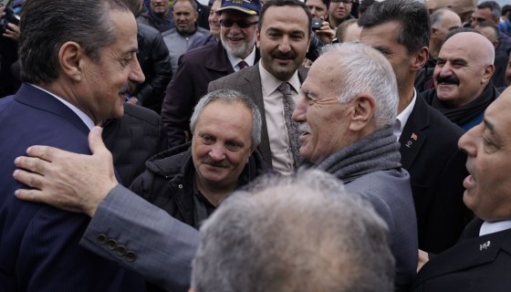 AK Parti Milletvekili Adayları Artvin İl Sınırında Muhteşem Bir Kalabalık Tarafından Karşılandı