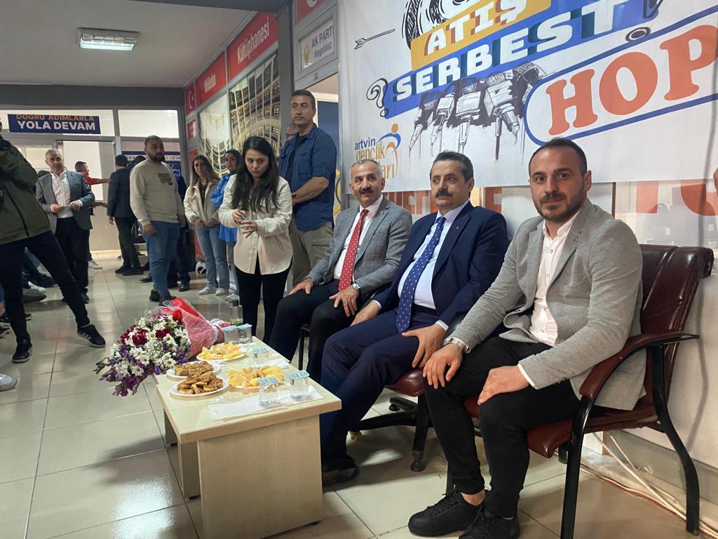 Faruk Çelik, Hopa'da Gençlerle Buluştu