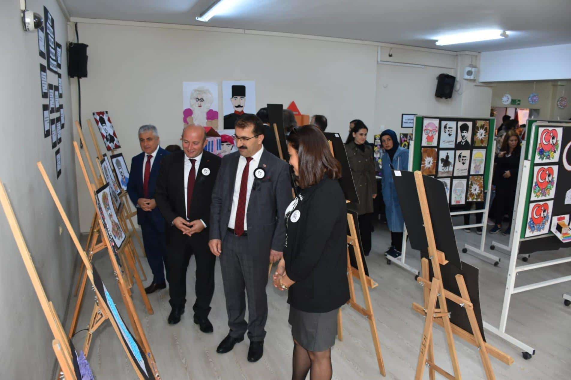 ARTVİN’DE ATATÜRK SERGİSİ AÇILDI