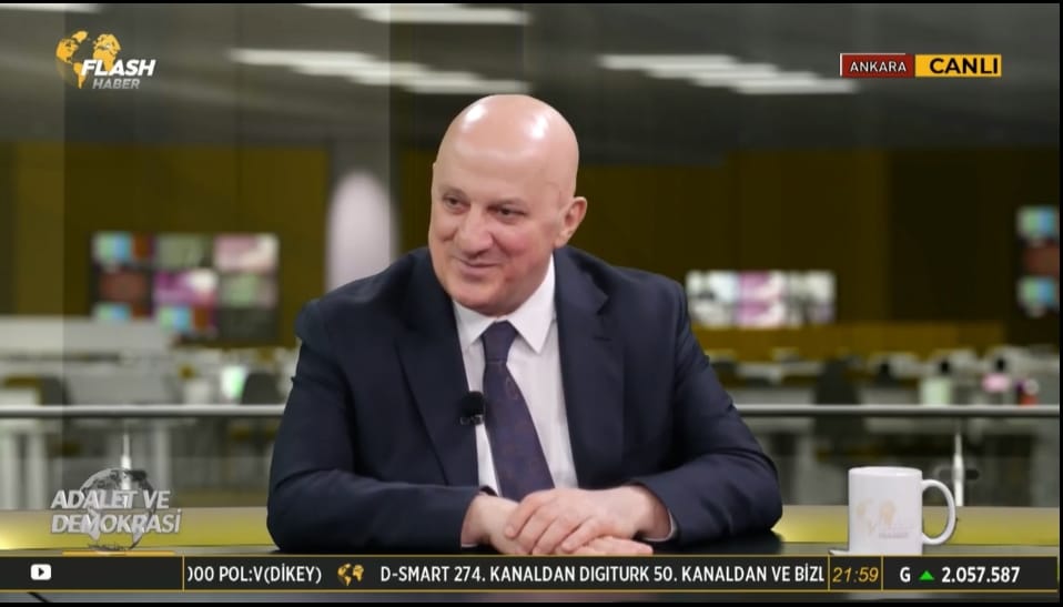 BAYRAKTUTAN’DA GELENEK DEVAM EDİYOR