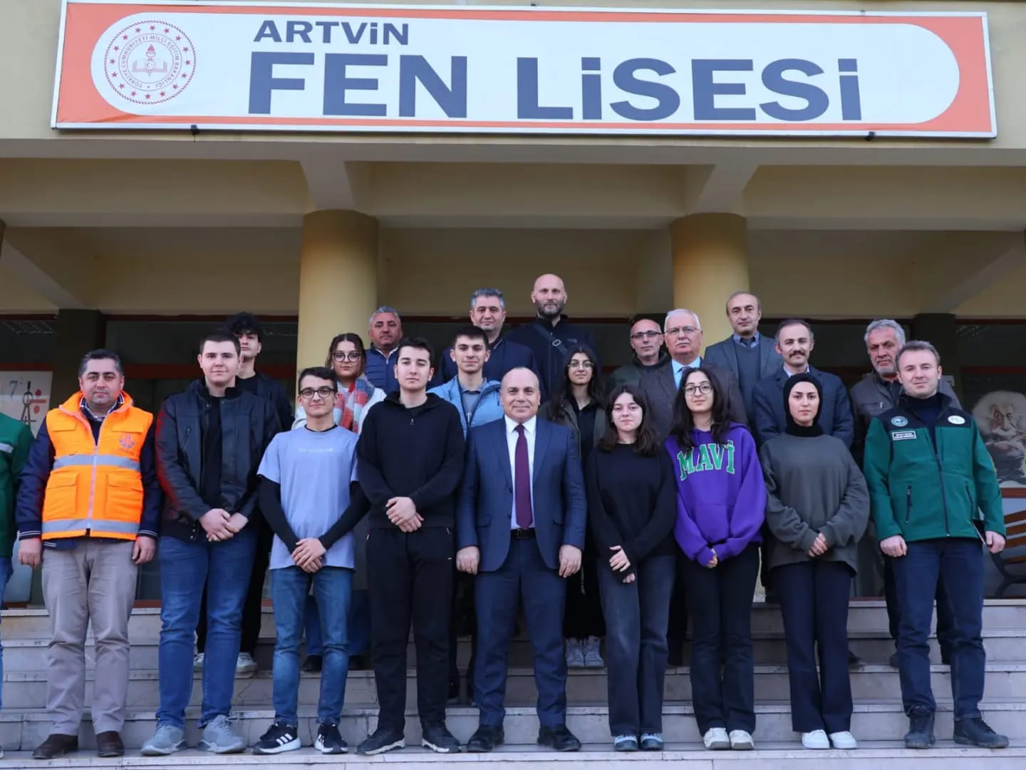VALİ ÜNSAL BU DEFA DA ÖĞRENCİLERLE BİRARAYA GELDİ