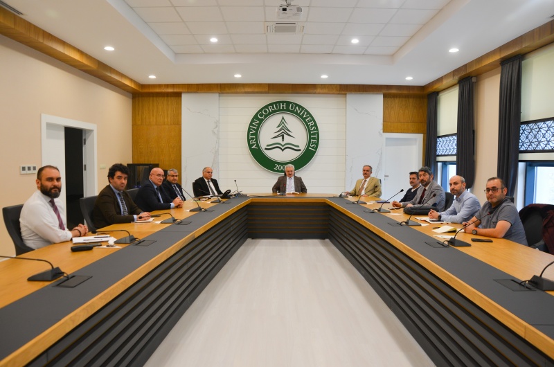 AÇÜ’DE İHTİSASLAŞMADA STRATEJİK VİZYON DEĞERLENDİRME TOPLANTISI