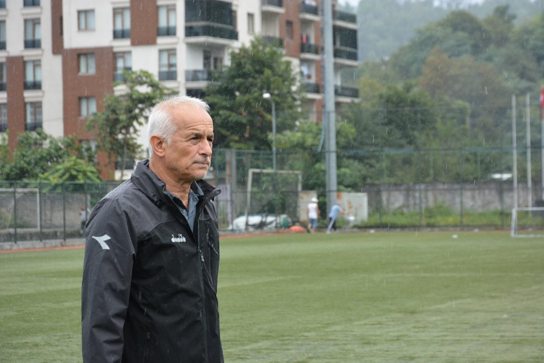 ARTVİN HOPASPOR OSMAN ÖZDEMİR İLE YOLLARINI AYIRDI