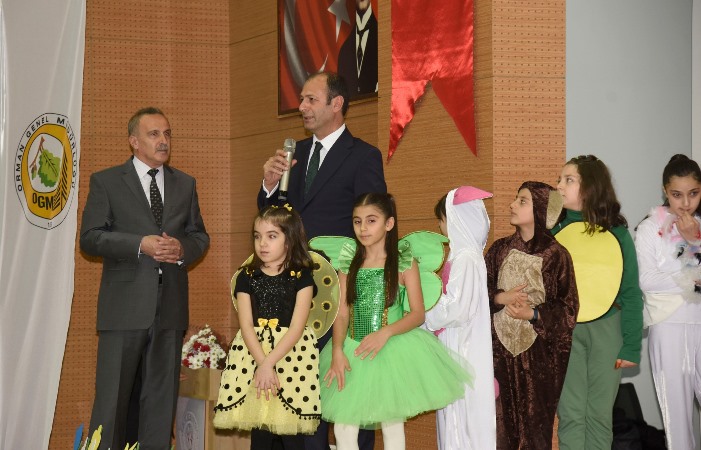 Artvin’de Depremden Etkilenen Çocuklara Tiyatro Gösterisi Düzenlendi