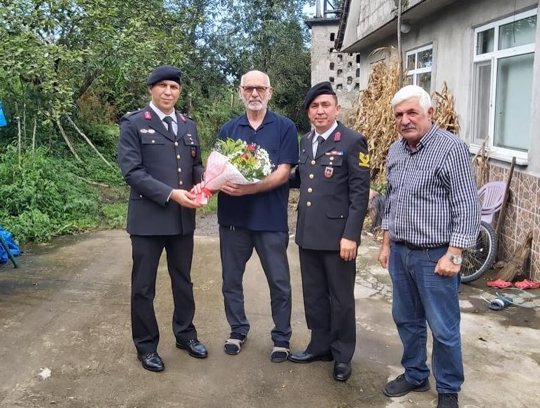 HOPA'DA KAYMAKAMDAN GAZİLERE ZİYARET