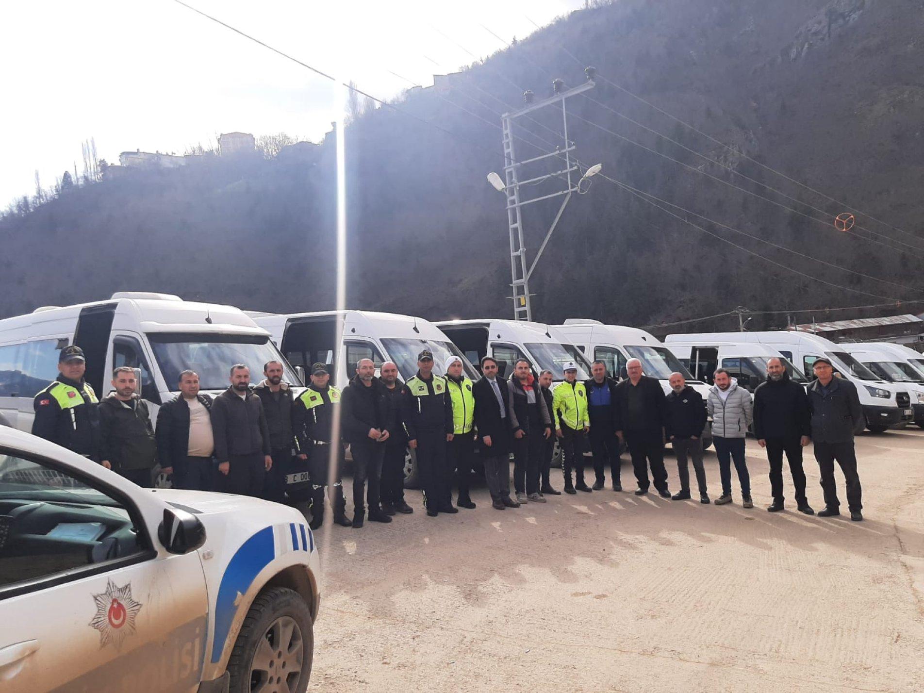 ARTVİN’DE OKUL SERVİS ARAÇLARI DENETLENDİ