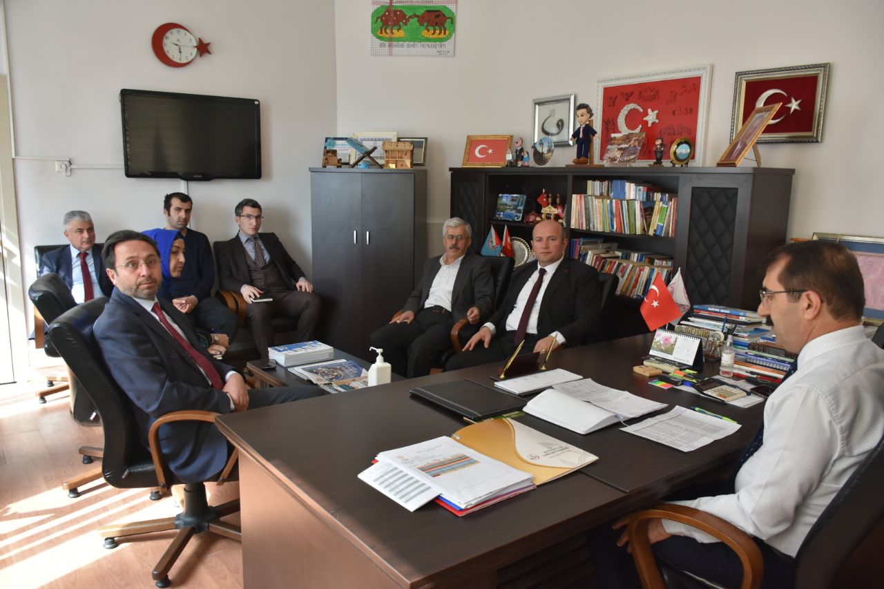 Artvin’de Eğitimcilerden Haftalık Değerlendirme Toplantısı