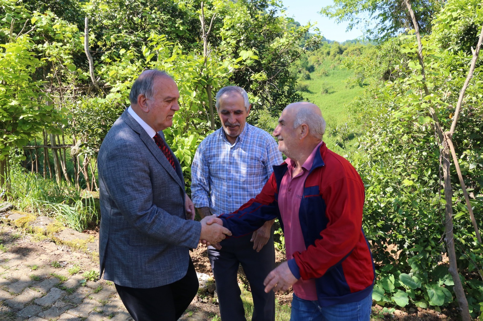 KURDOĞLU’NDAN ŞEHİT KABİRLERİ VE AİLELERİNE ZİYARET...