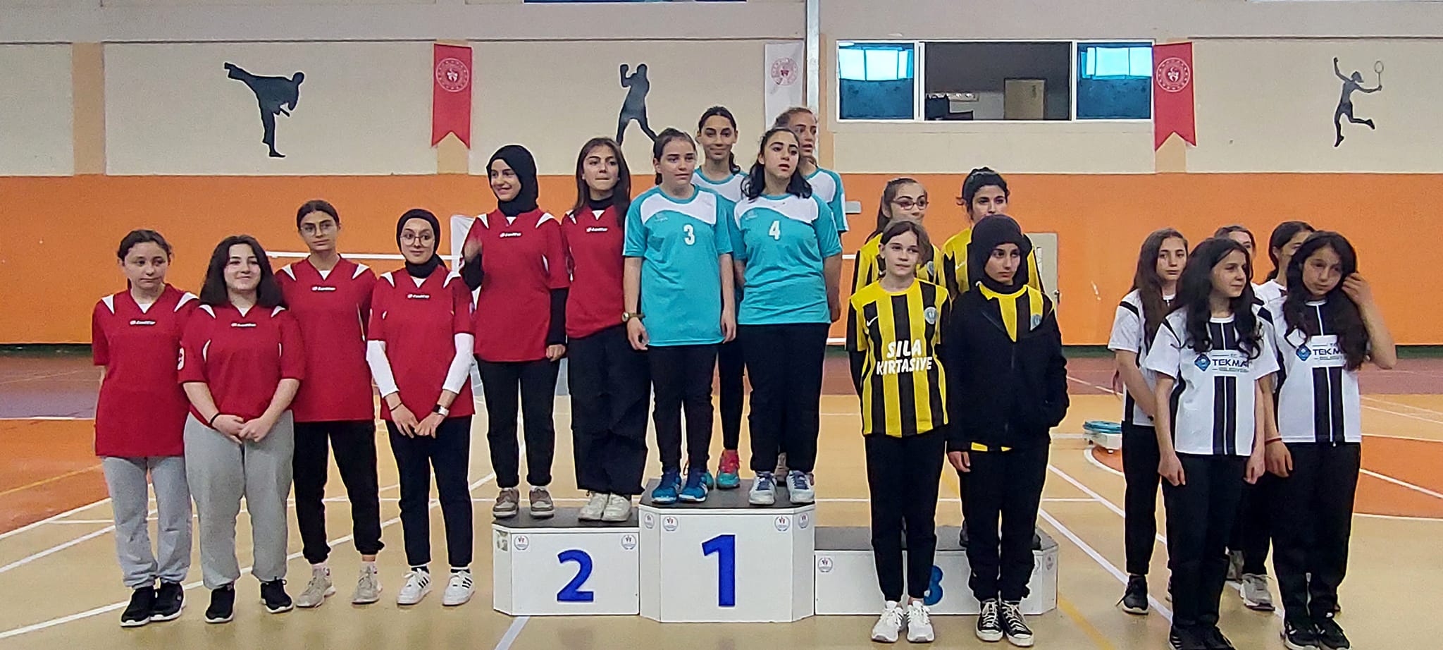 HOPA’DA DÜZENLENEN BADMİNTON GRUP MÜSABAKALARI SONA ERDİ.