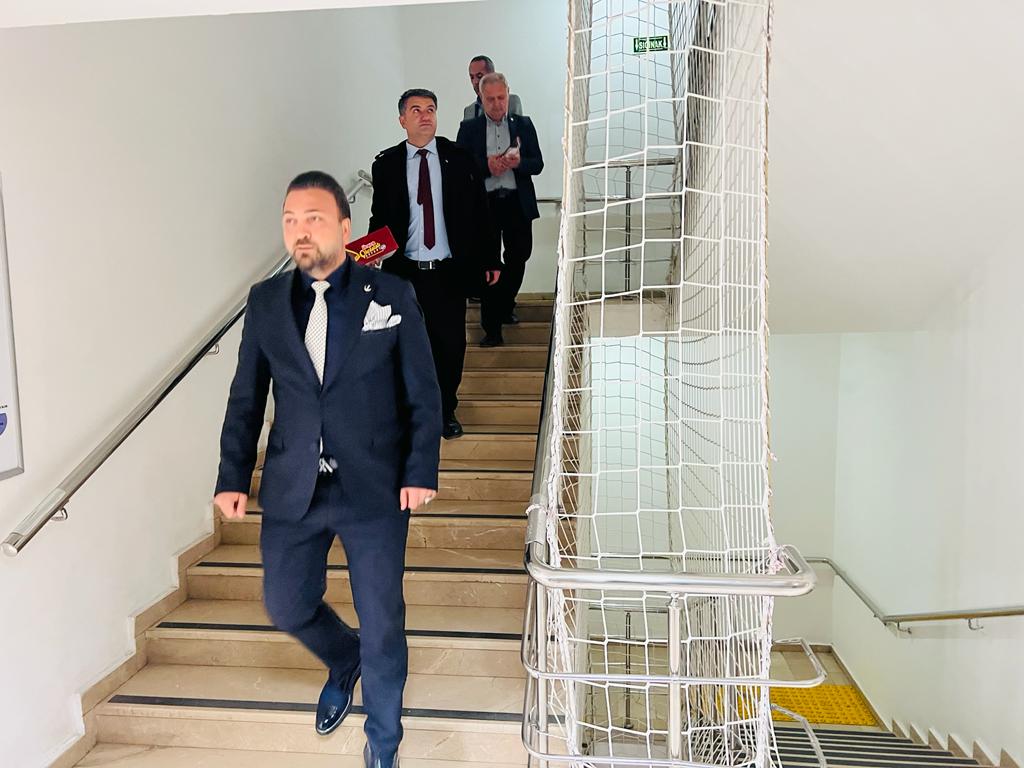 Yeniden Refah Partisi Dur Durak Demeden Çalışıyor