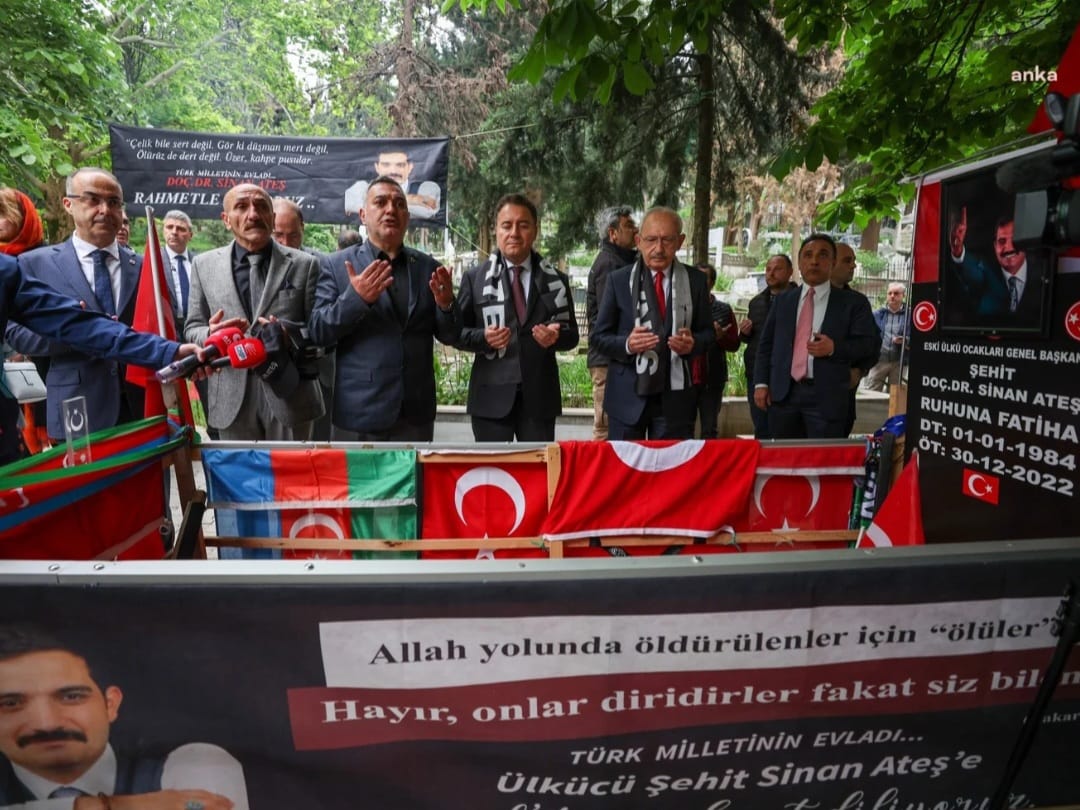 Millet İttifakı Adayı Kılıçdaroğlu, Sinan Ateşi Ziyaret Etti