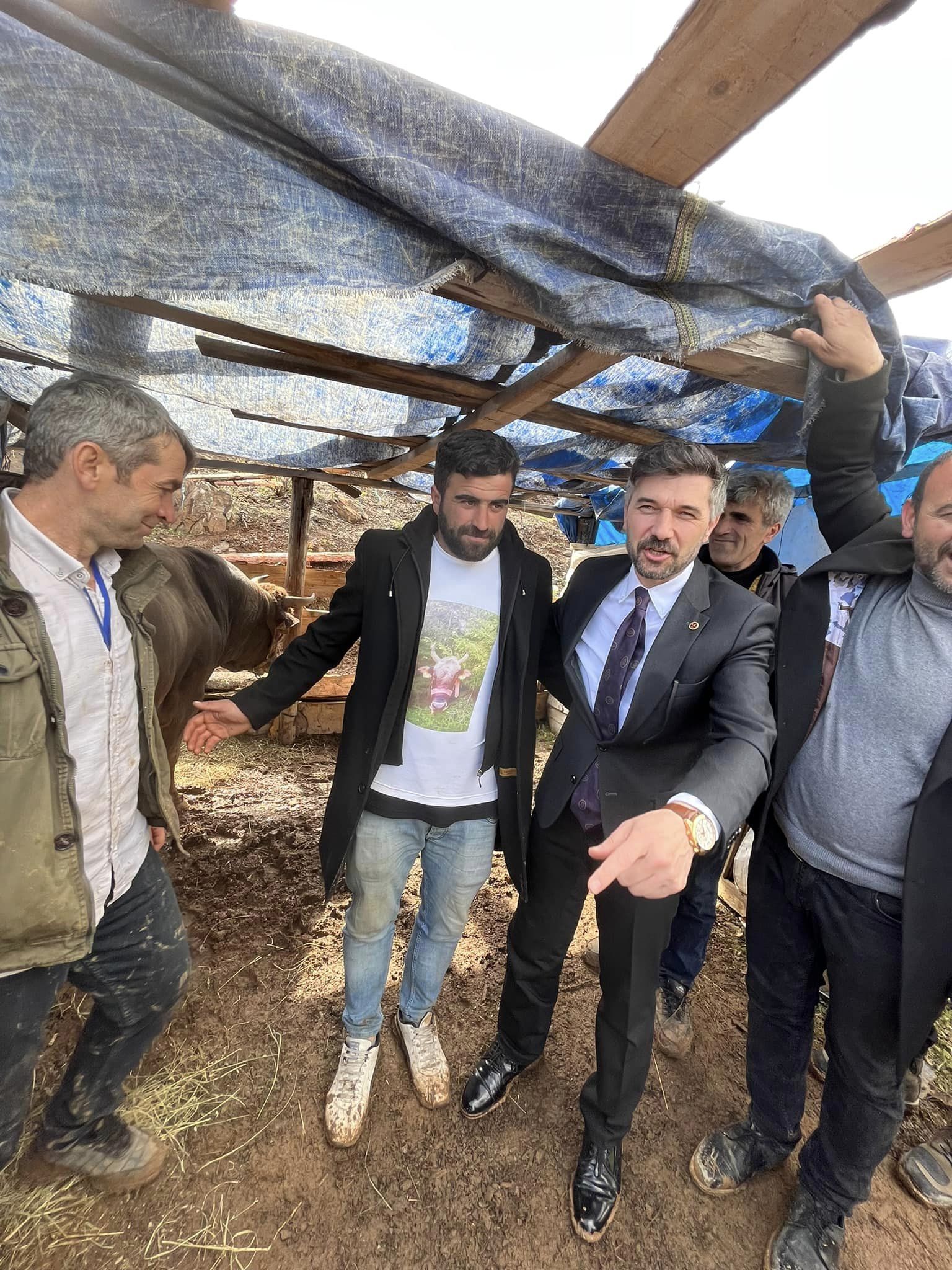 Sakalar Festivali’nde Halk Mete Han Özkan’ı Bağrına Bastı