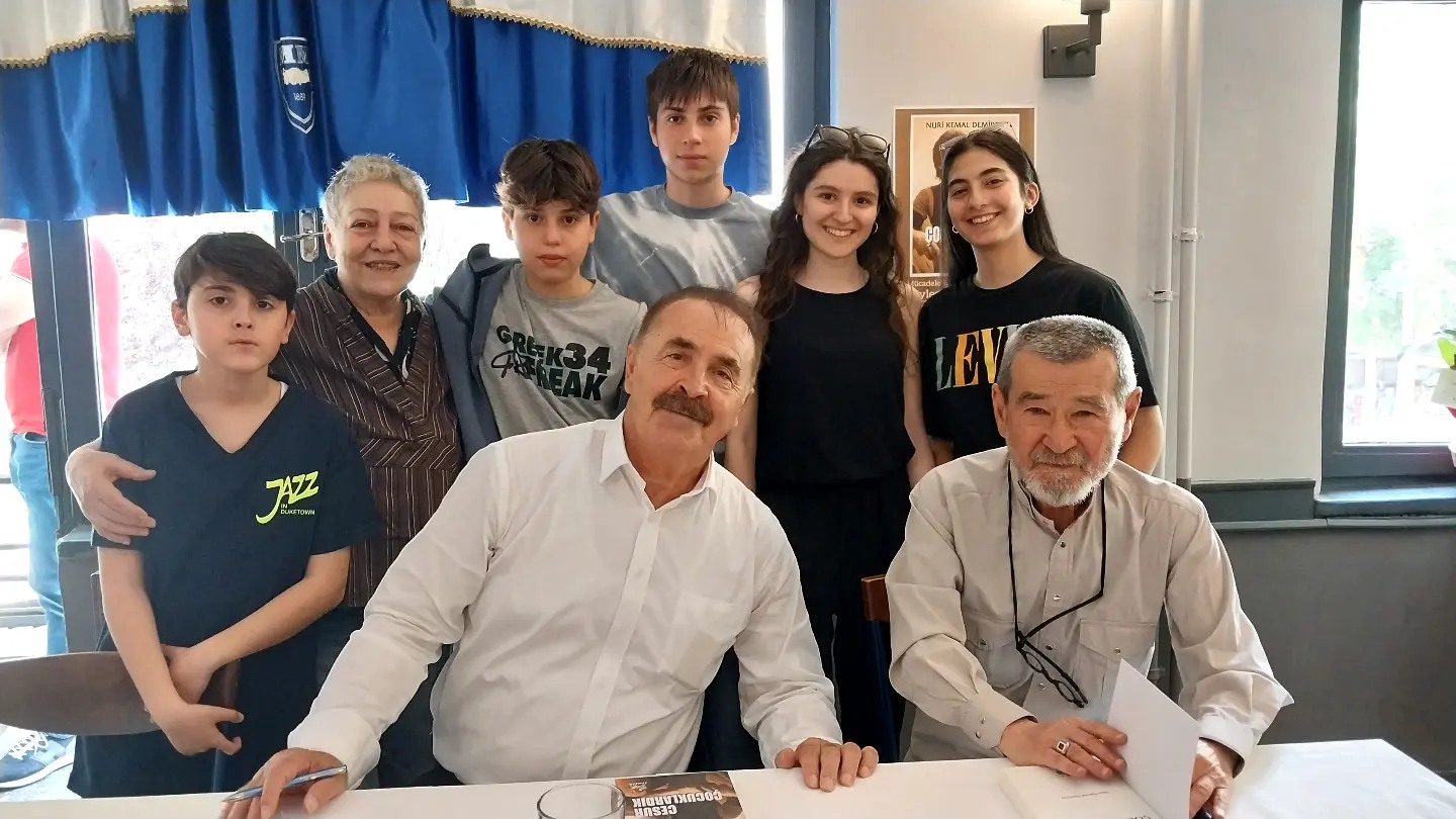 Artvinli Şavşatlı Nuri Kemal Demirel, Kitabı İçin İmza Günü ve Söyleşi Düzenledi