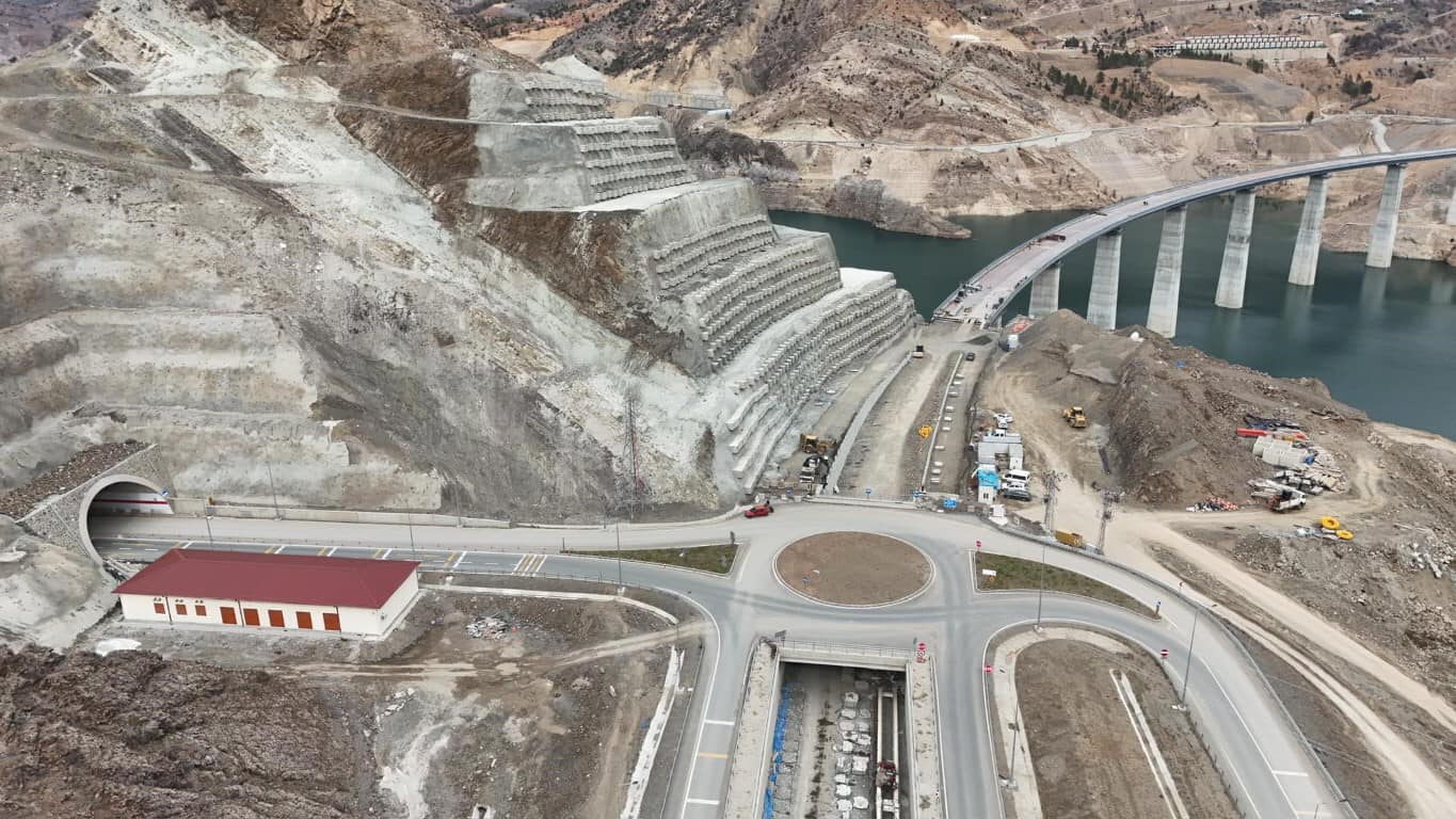 YUSUFELİ MERKEZ VİYADÜĞÜ TAMAMLANDI