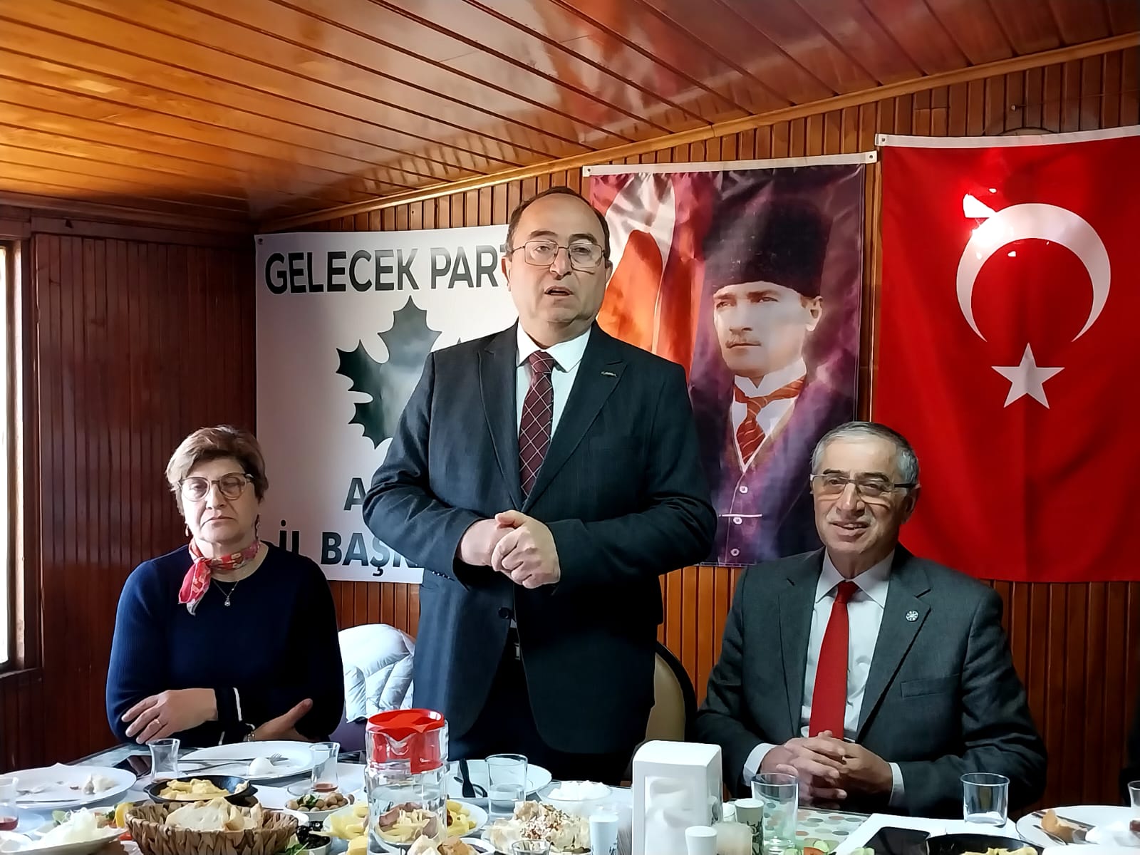 Demirhan Elçin, Basın Toplantısı Düzenledi