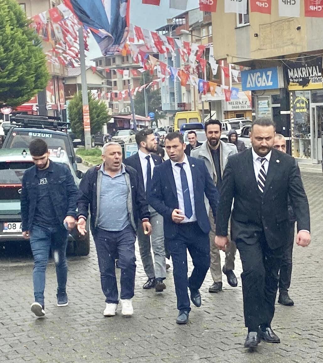 Memleket Partisi Artvin Milletvekili Adayı Tarkan Yılmaz;
