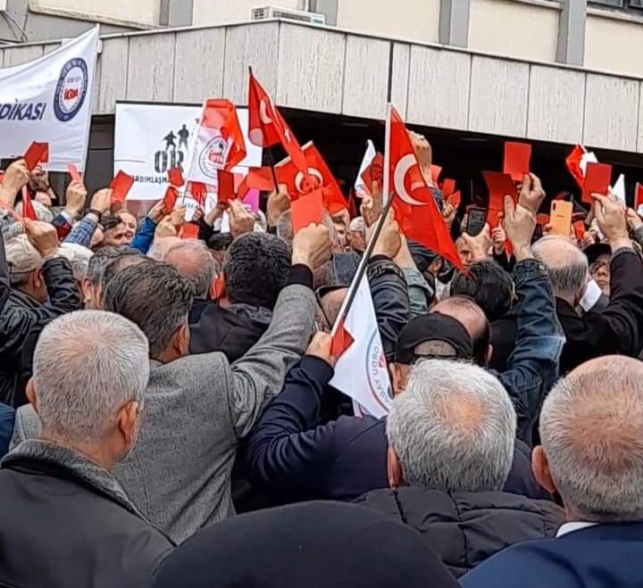 OYAK ÜYELERİ DÜŞÜK NEMAYA KIRMIZI KART GÖSTERDİ