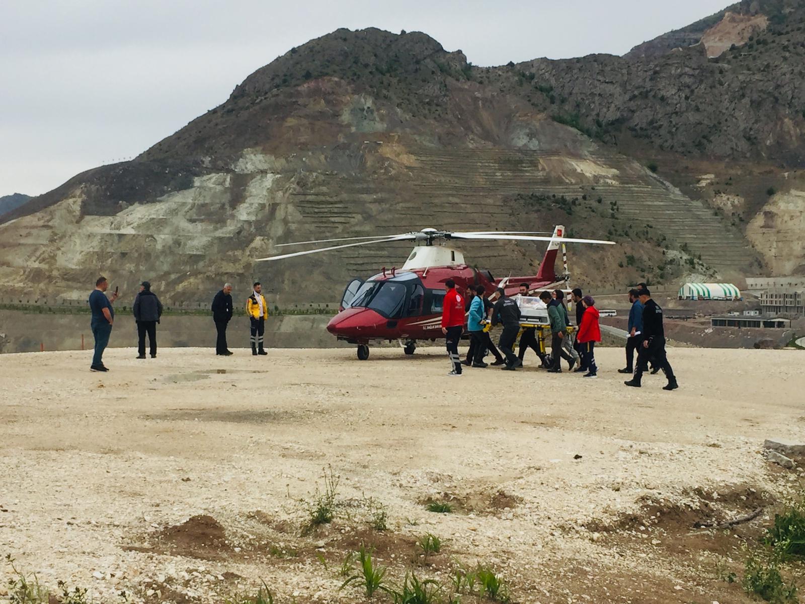 Yusufeli Yeni Yerleşim Yerinden Hava Ambulansıyla İlk Sevk Yapıldı