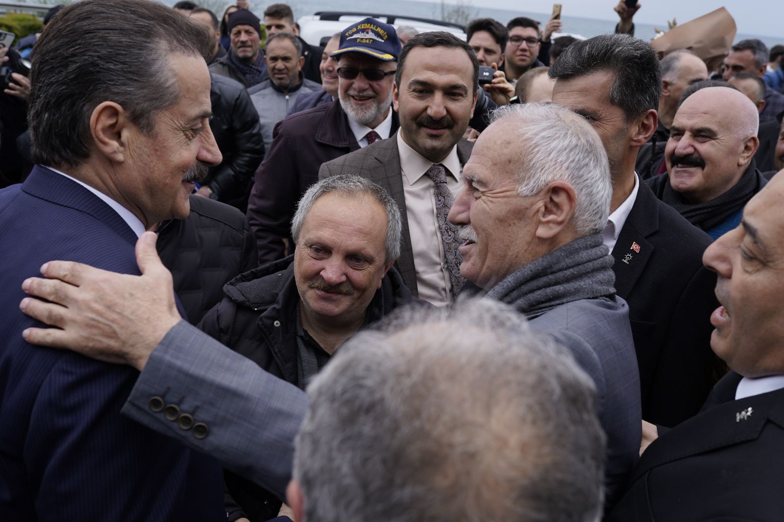 AK Parti Milletvekili Adayları Artvin İl Sınırında Muhteşem Bir Kalabalık Tarafından Karşılandı