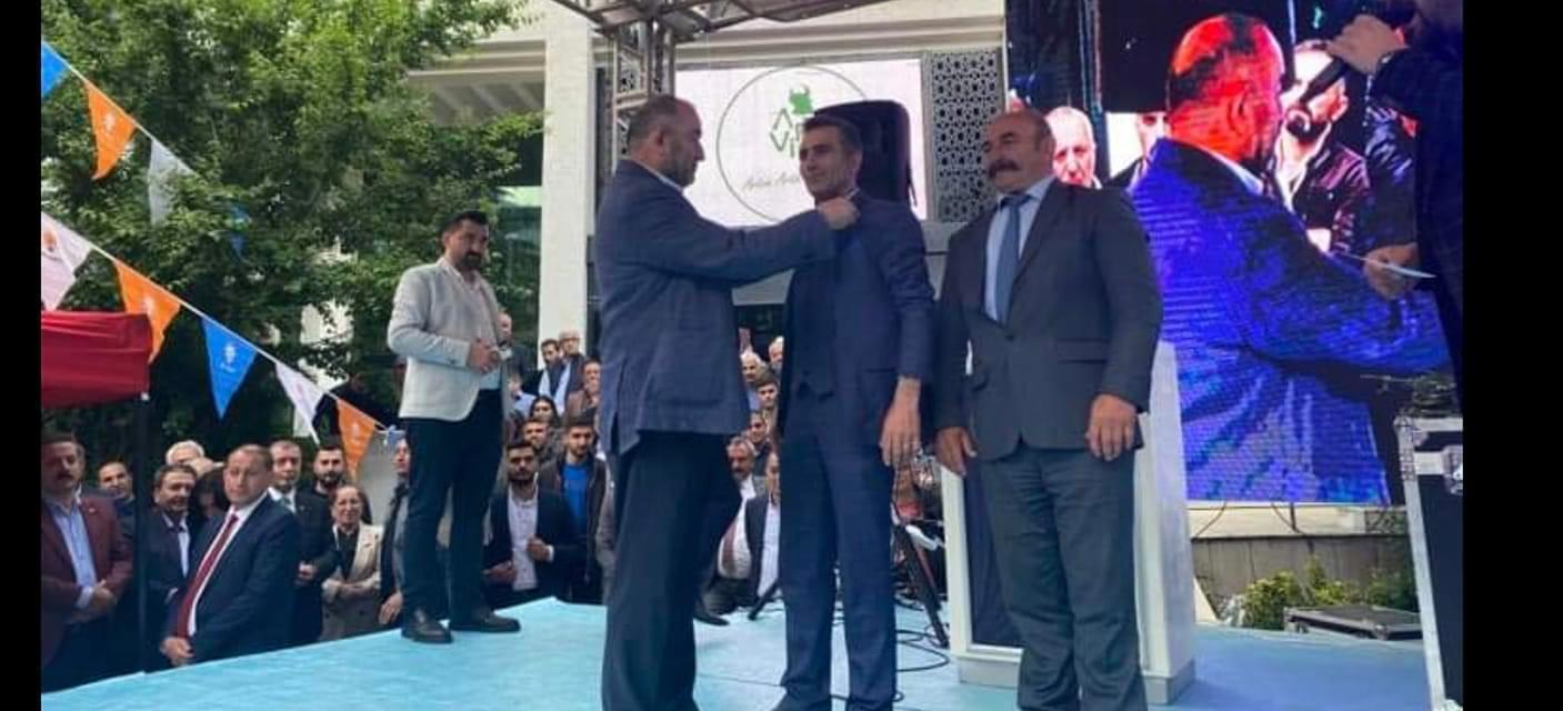 AK Parti Mitinginde Memleket Partisi’nden AK Parti Geçişler Yaşandı