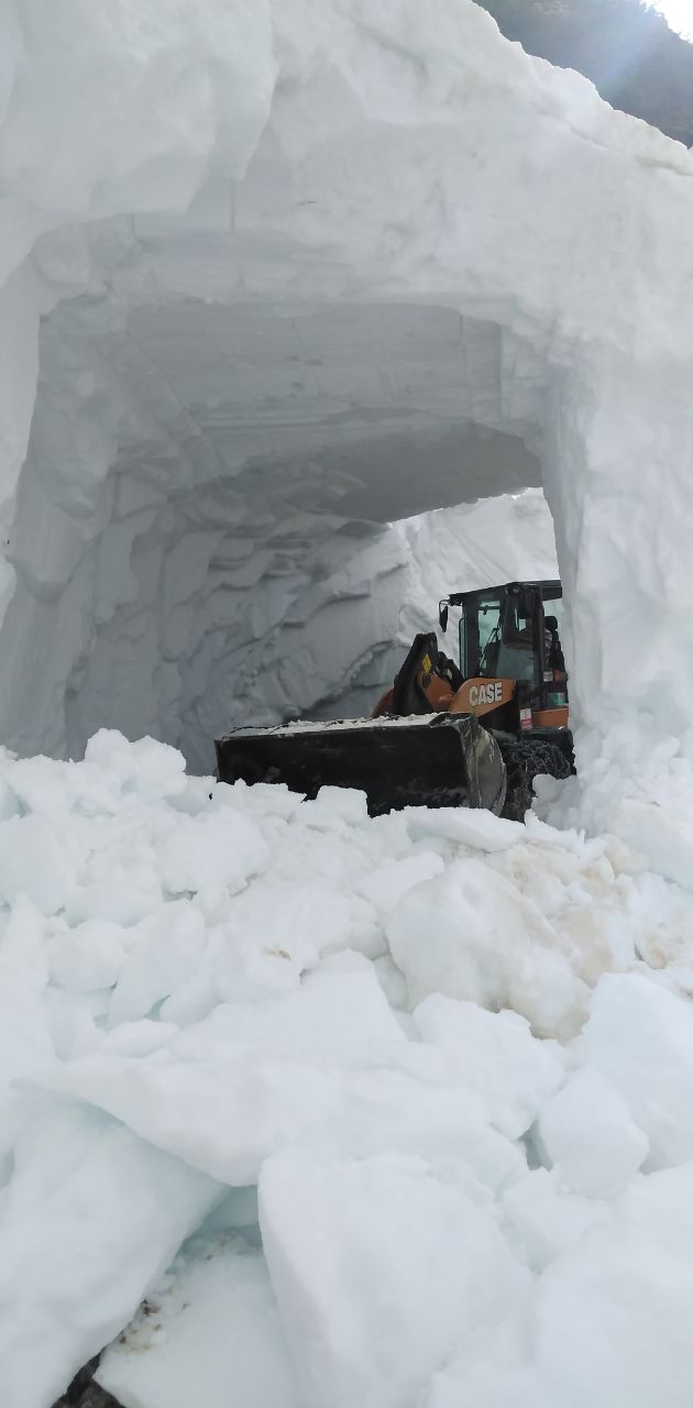 ARHAVİ YAYLALAR YOLU KAR TÜNELİ KAZILARAK ULAŞIMA AÇILDI
