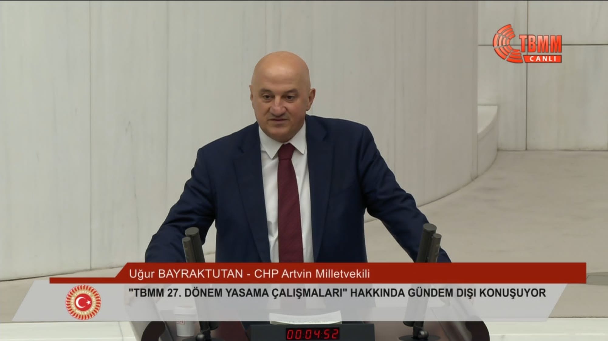 Bayraktutan Geleneği Devam Ettiriyor