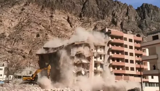 Eski Yusufeli'nde son binada yıkıldı